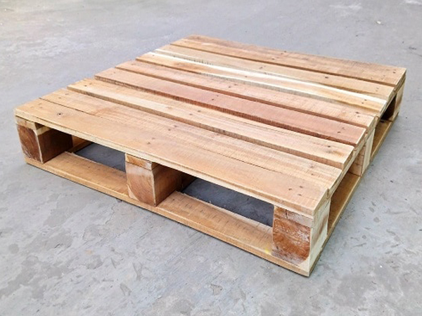 Trọng Lượng Pallet Gỗ Khoảng Bao Nhiêu Để Đạt Tiêu Chuẩn Nâng Đỡ Hàng Hóa?